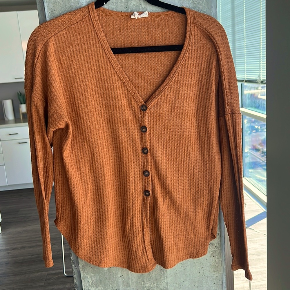 Sky and sparrow long sleeve with buttons size M